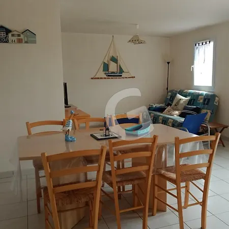 Charmante Maison Pour 4 Personnes Avec Terrasse, A 1,8 Km De La Et Proche Des Commodites - Fr-1-194-381 *