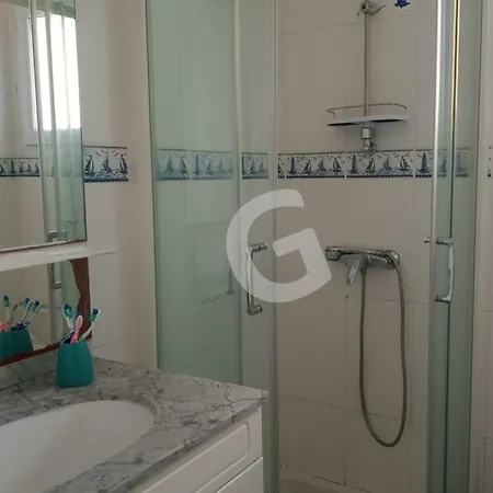 Charmante Maison Pour 4 Personnes Avec Terrasse, A 1,8 Km De La Et Proche Des Commodites - Fr-1-194-381