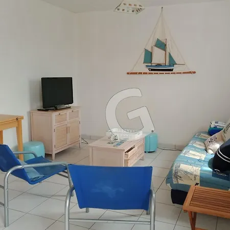 Charmante Maison Pour 4 Personnes Avec Terrasse, A 1,8 Km De La Et Proche Des Commodites - Fr-1-194-381 Feriehus