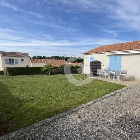 Feriehus Charmante Maison Pour 4 Personnes Avec Terrasse, A 1,8 Km De La Et Proche Des Commodites - Fr-1-194-381