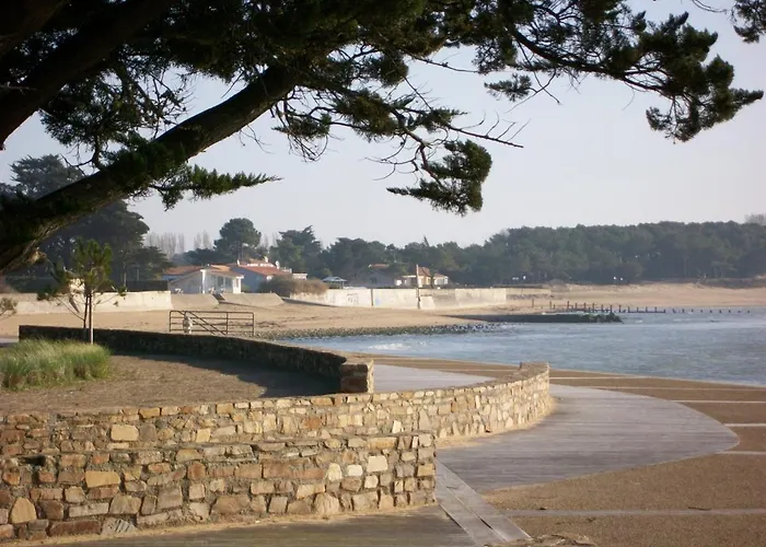 Charmante Maison Pour 4 Personnes Avec Terrasse, à 1,8 Km De La Et Proche Des Commodités - Fr-1-357-76 * Saint-Vincent-sur-Jard