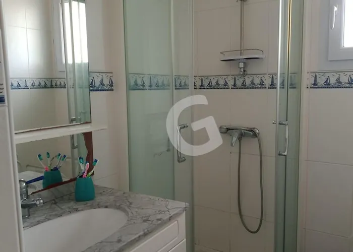 Charmante Maison Pour 4 Personnes Avec Terrasse, à 1,8 Km De La Et Proche Des Commodités - Fr-1-357-76